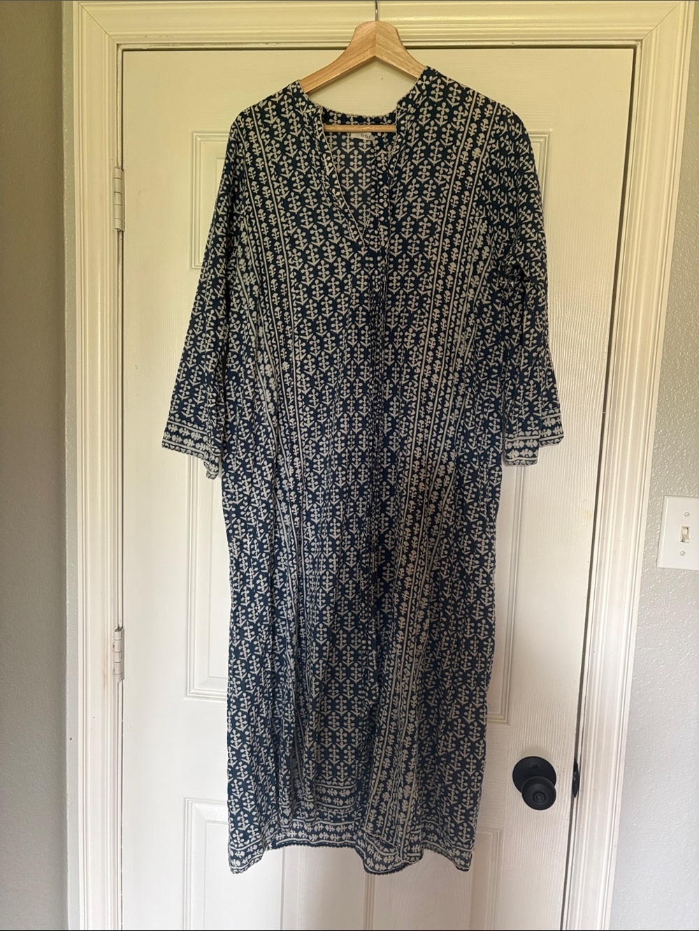 Doen Navy and White Printed Midi Dress
